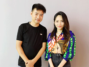 明星經(jīng)紀(jì)人陳星與劉惜君合影