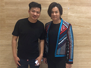 星燦文化明星經(jīng)紀(jì)人陳星與楊培安合影