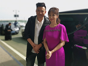 星燦文化明星經(jīng)紀(jì)人陳星與翁虹合影