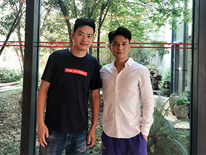 明星經(jīng)紀(jì)人陳星與歡子合影