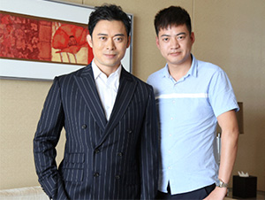 星燦文化明星經(jīng)紀(jì)人陳星與樊少皇合影