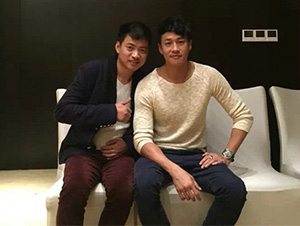 明星經(jīng)紀(jì)人陳星與何潤東合影