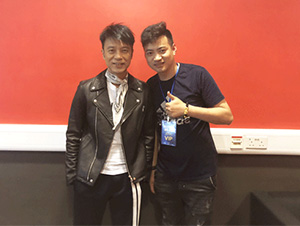星燦文化明星經(jīng)紀(jì)人陳星與李克勤合影