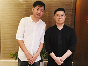 明星經(jīng)紀(jì)人陳星與徐譽滕合影