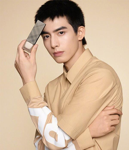 宋威龍代言的品牌Burberry