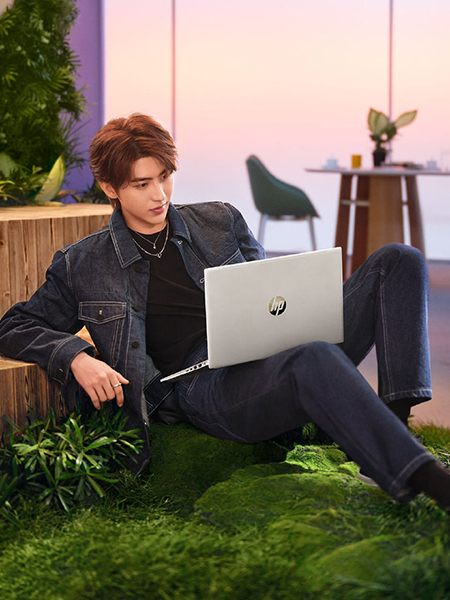 蔡徐坤代言的品牌惠普電腦