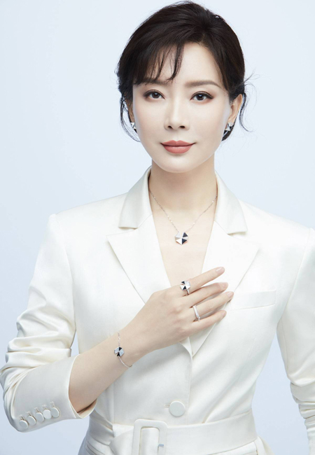 陳數(shù)代言的品牌老鳳祥