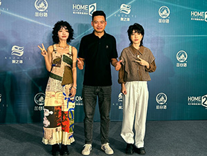 星燦文化明星經(jīng)紀人陳星和房東的貓合影