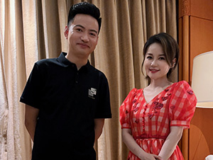 星燦文化明星經(jīng)紀人陳星和程響合影