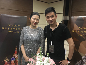 明星經(jīng)紀(jì)人陳星與杭天琪合影