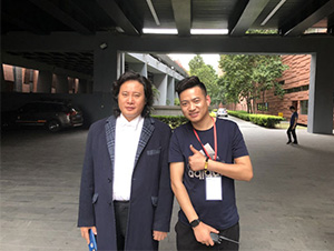 明星經(jīng)紀(jì)人陳星與戴玉強(qiáng)合影