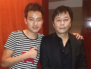 王杰與經(jīng)紀(jì)人陳星合影