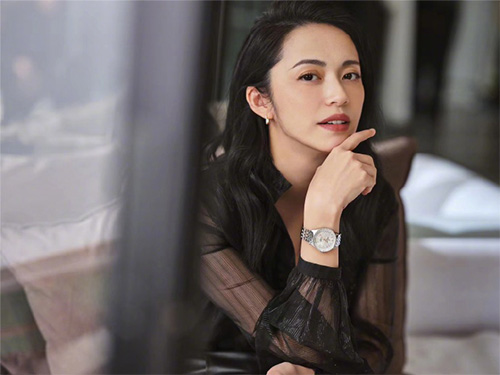 姚晨代言的品牌百年靈腕表