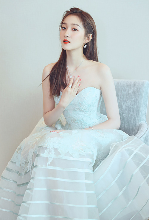 關(guān)曉彤代言的品牌S·DEER