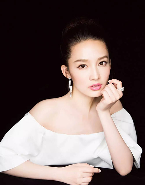 李沁代言的品牌雪肌精護(hù)膚品