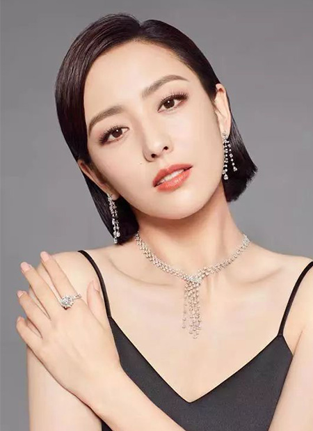 佟麗婭代言的品牌鉆石世家