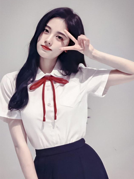 鞠婧祎代言的品牌花西子彩妝