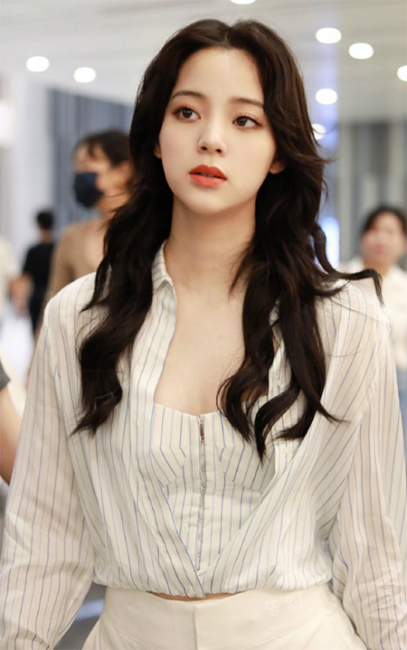 歐陽娜娜代言的品牌徐福記沙琪瑪