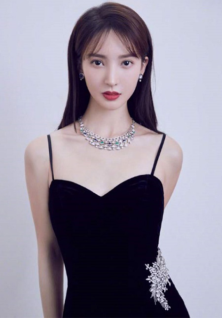 金晨代言的品牌Crocs