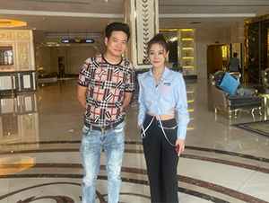 星燦文化明星經(jīng)紀人陳星和夢然合影